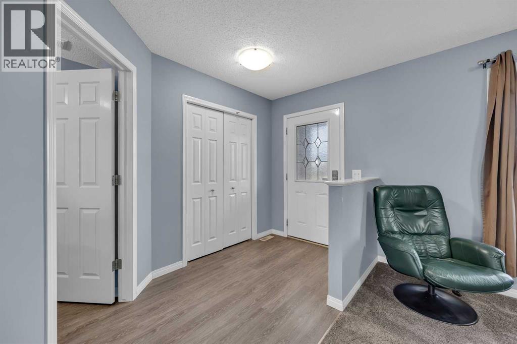 122 Bridlecrest Manor SW, Calgary, Alberta  T2Y 4Y3 - Photo 4 - A2308125