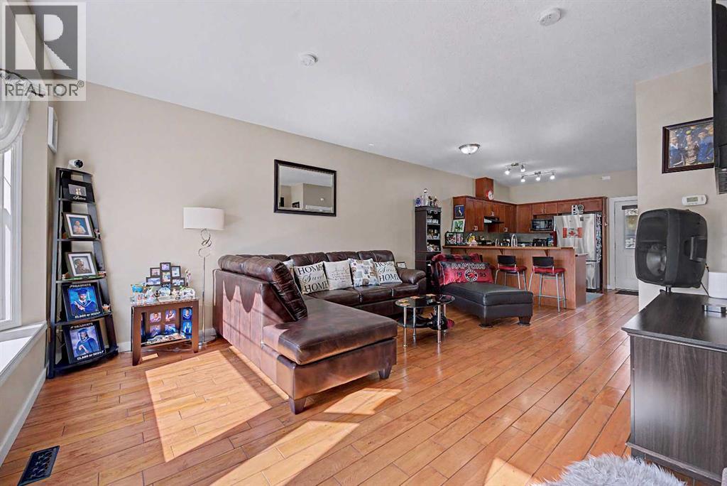 402, 2005 Luxstone Boulevard SW, Airdrie, Alberta  T4B 3J9 - Photo 3 - A2309648