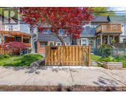 827 CRAVEN ROAD, Toronto, Ontario