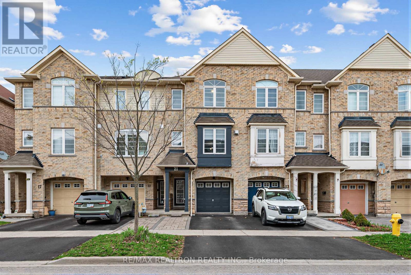 21 CULLCASTLE STREET, Ajax, Ontario
