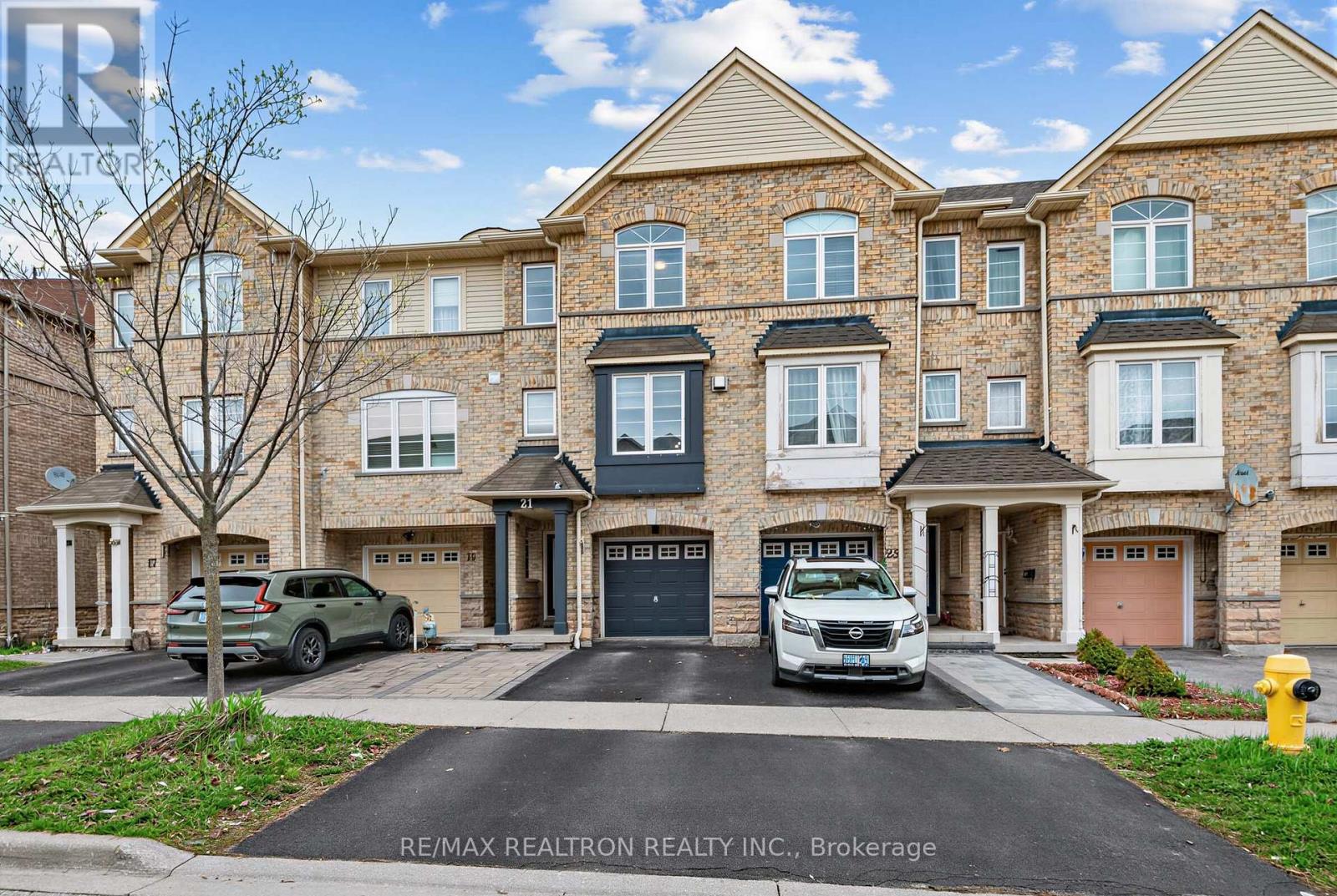 21 Cullcastle Street, Ajax, Ontario  L1S 0B1 - Photo 2 - E13141118