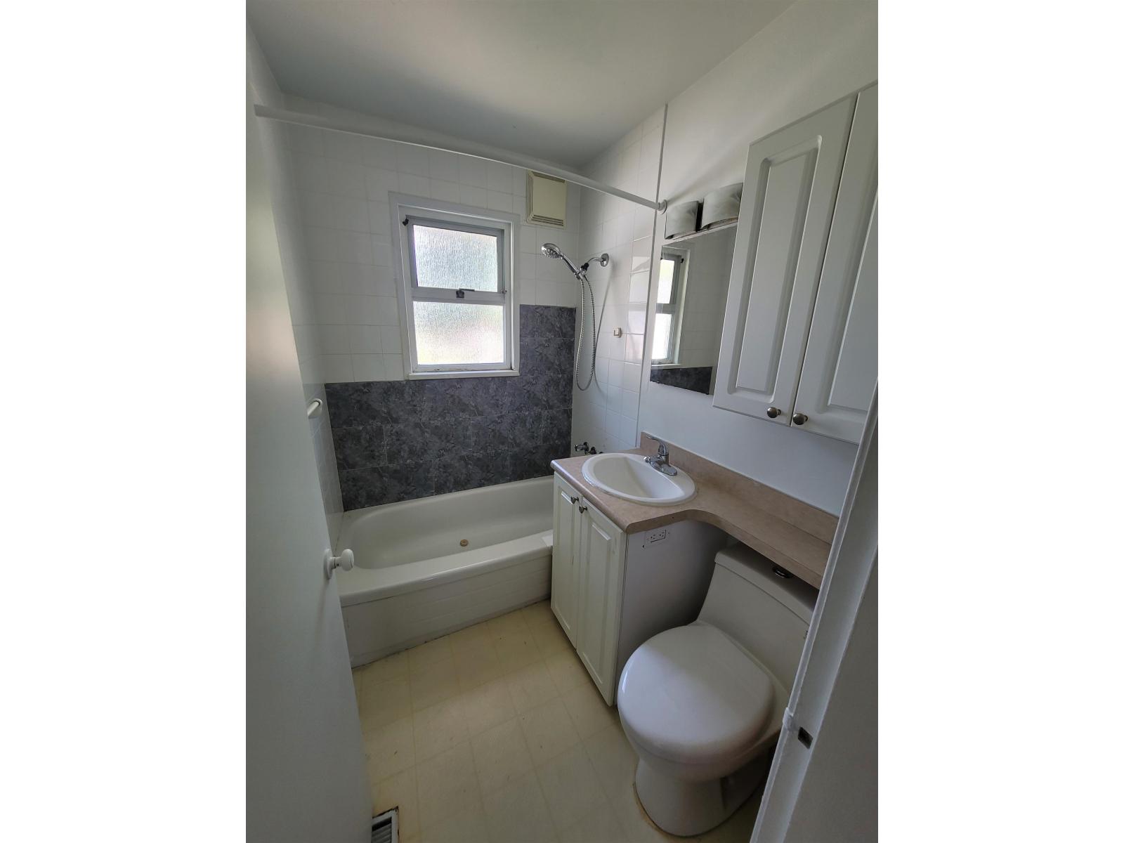 15439 Oxenham Avenue, White Rock, British Columbia  V4B 2J2 - Photo 9 - R3124643