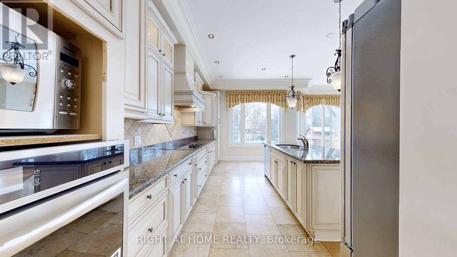 3414 Joan Drive, Mississauga, Ontario  L5B 1T5 - Photo 12 - W13141110