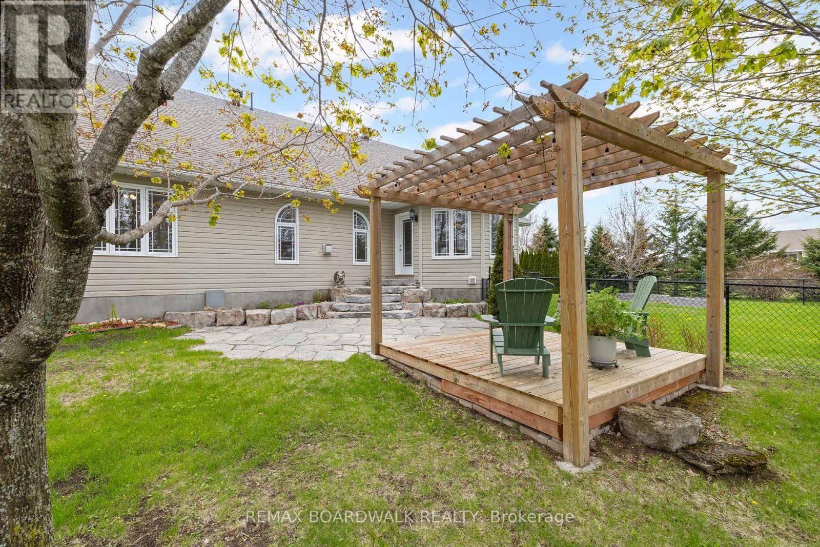 127 Macpherson Way, Drummond/north Elmsley, Ontario  K7H 3C9 - Photo 35 - X13141138
