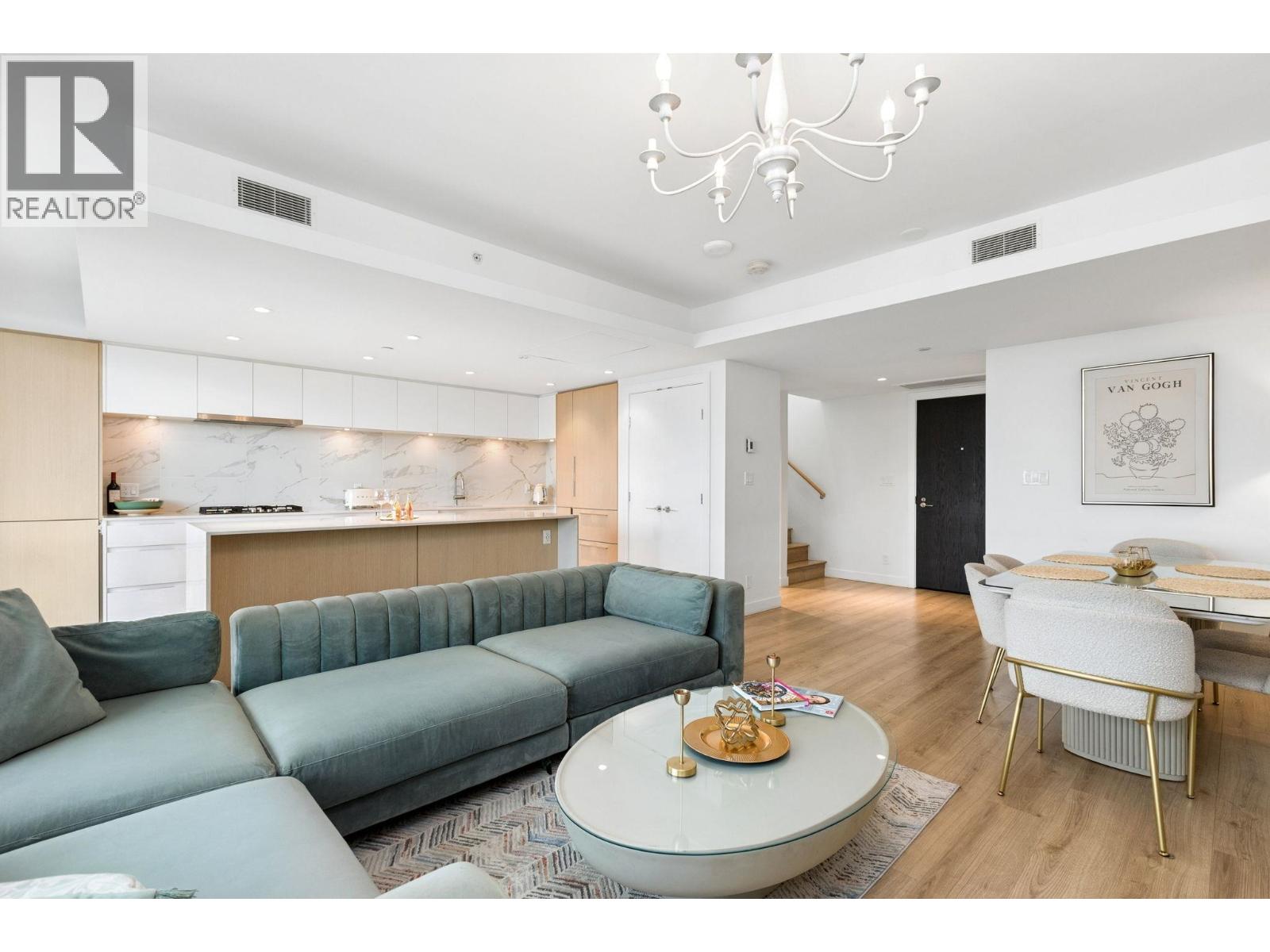 611 1500 FERN STREET, North Vancouver, British Columbia