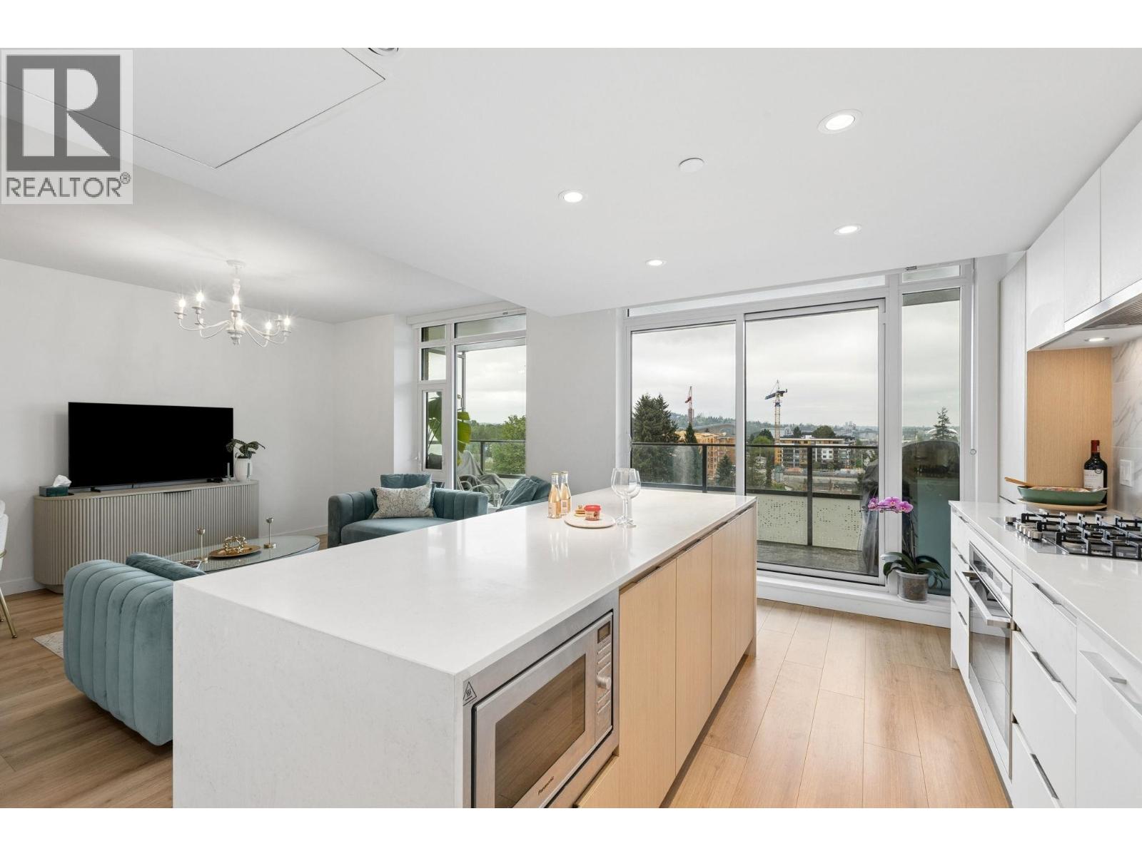 611 1500 Fern Street, North Vancouver, British Columbia  V7J 0E6 - Photo 10 - R3124635