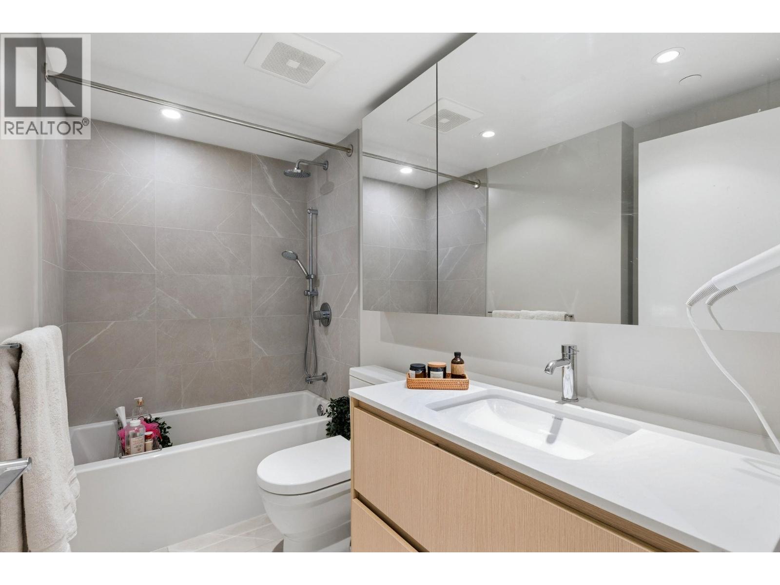611 1500 Fern Street, North Vancouver, British Columbia  V7J 0E6 - Photo 23 - R3124635