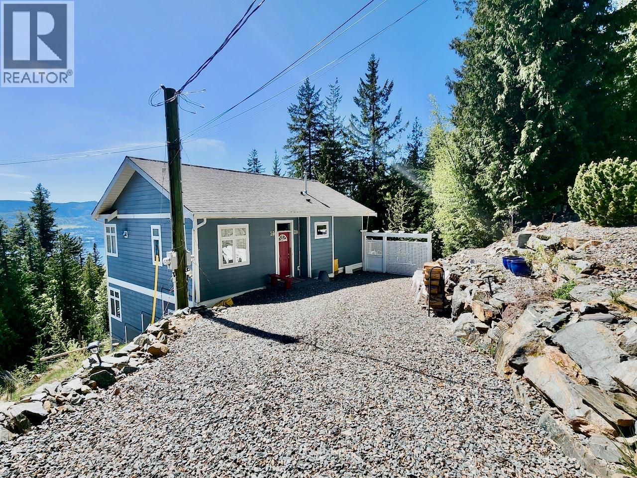7660 Lichen Road, Anglemont, British Columbia  V0E 1M8 - Photo 2 - 10384254