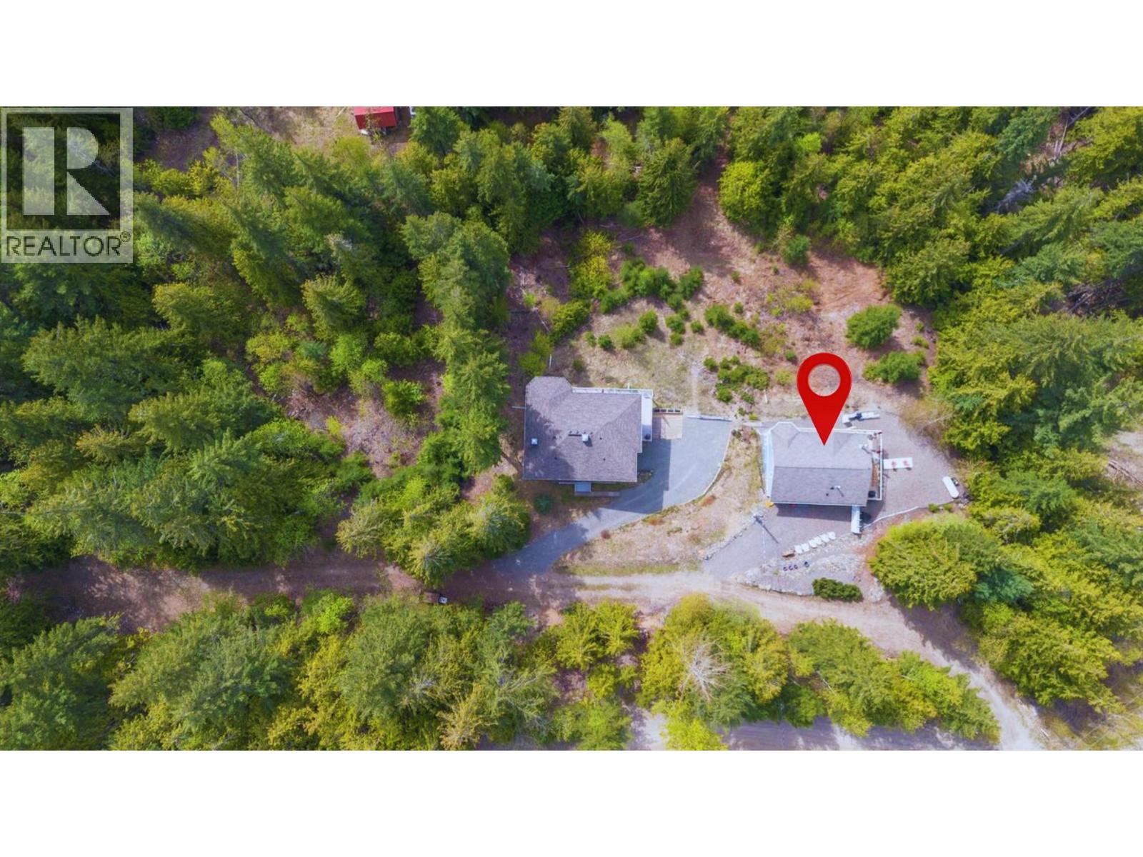 7660 Lichen Road, Anglemont, British Columbia  V0E 1M8 - Photo 8 - 10384254