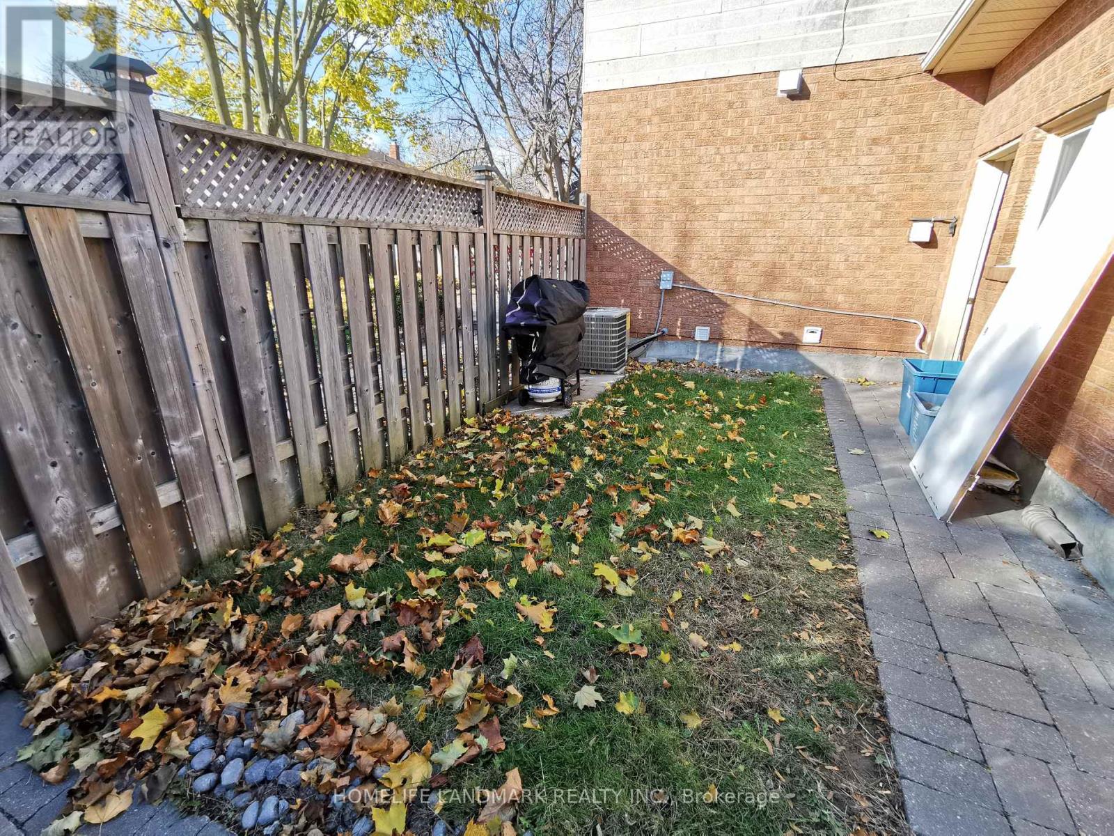 296 Glen Hill Drive, Whitby, Ontario  L1N 7J8 - Photo 3 - E13141144
