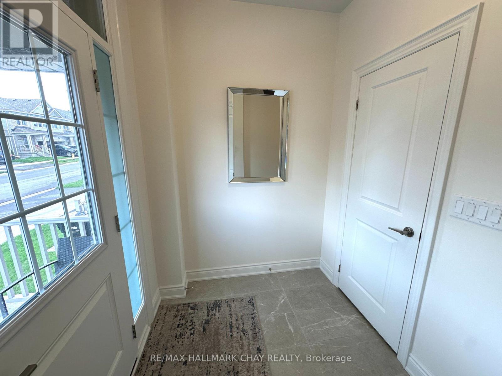 74 Phoenix Boulevard, Barrie, Ontario  L9J 0P7 - Photo 2 - S13141140