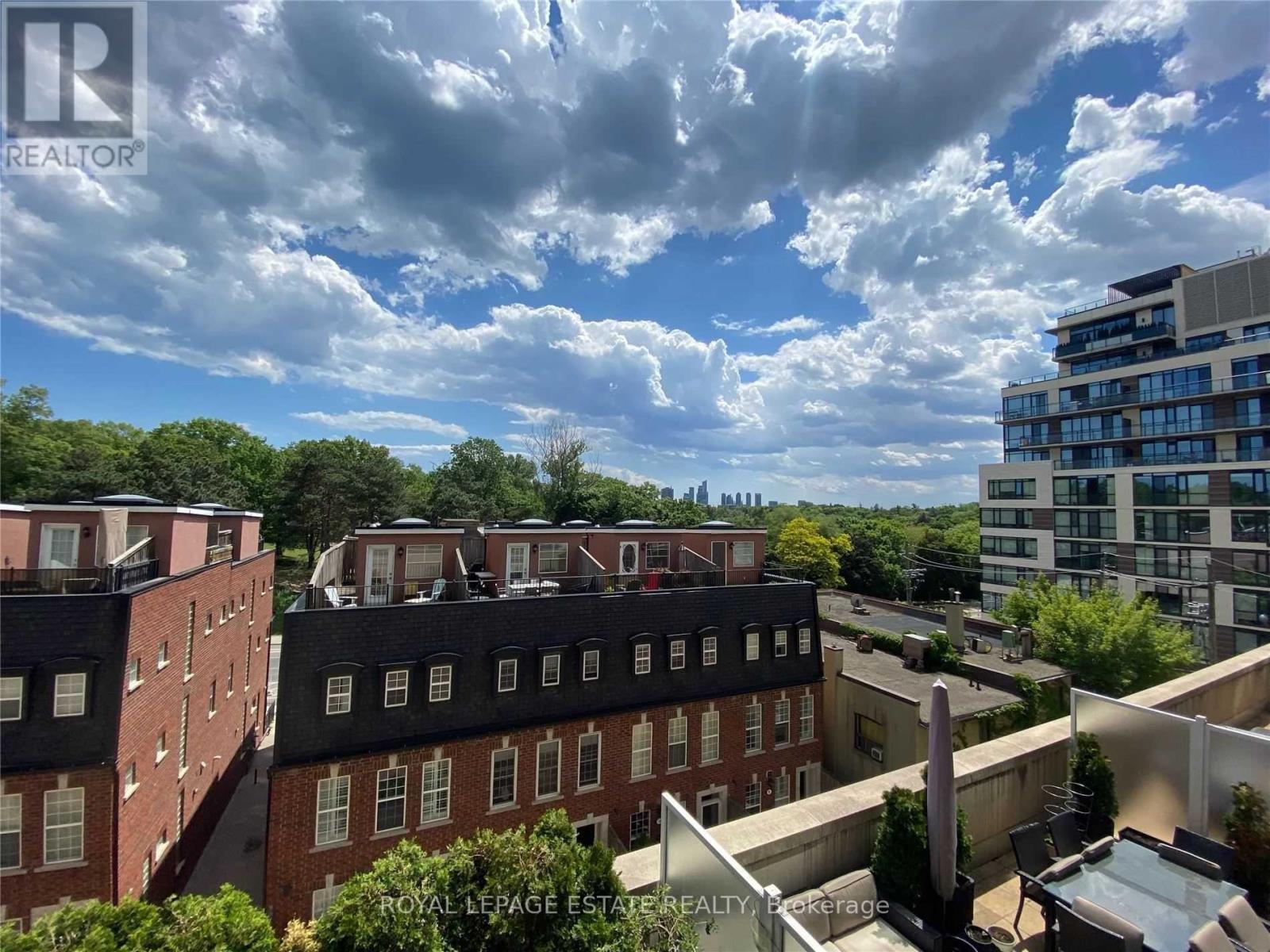 211 - 20 Gothic Avenue, Toronto, Ontario  M6P 1T5 - Photo 17 - W13141130