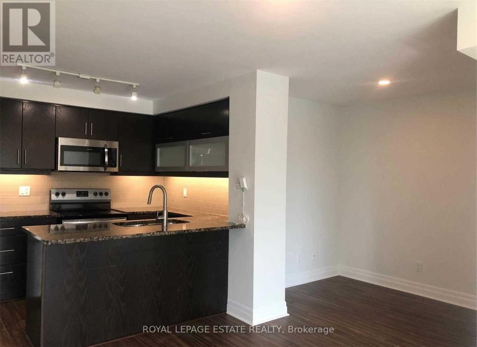 211 - 20 Gothic Avenue, Toronto, Ontario  M6P 1T5 - Photo 2 - W13141130
