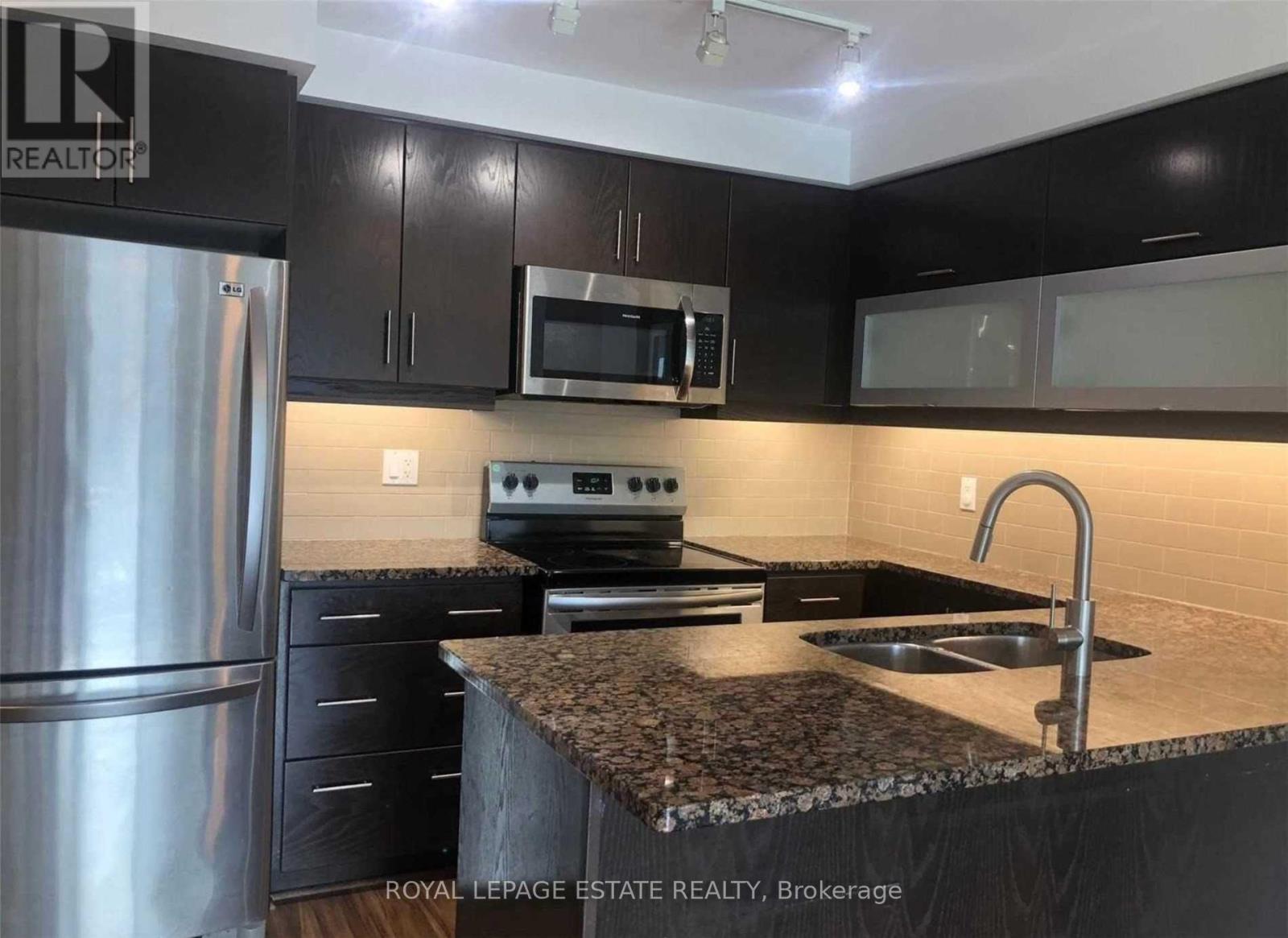 211 - 20 Gothic Avenue, Toronto, Ontario  M6P 1T5 - Photo 3 - W13141130