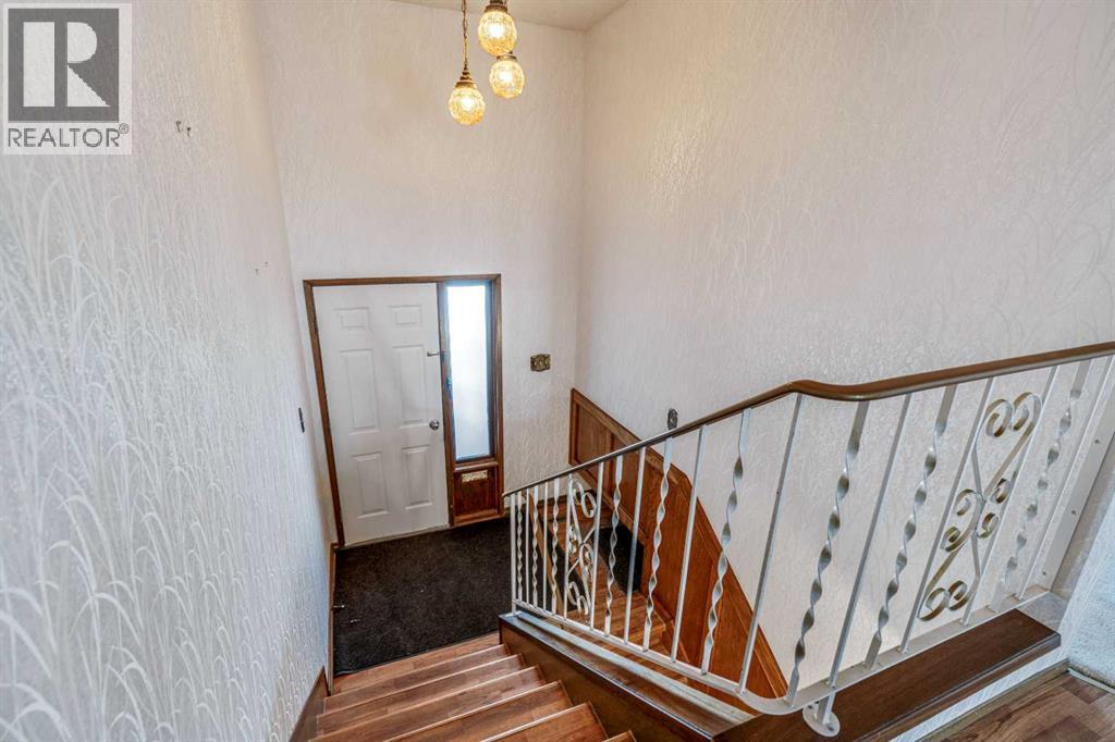47 Ryerson Road W, Lethbridge, Alberta  T1K 4N7 - Photo 3 - A2310098