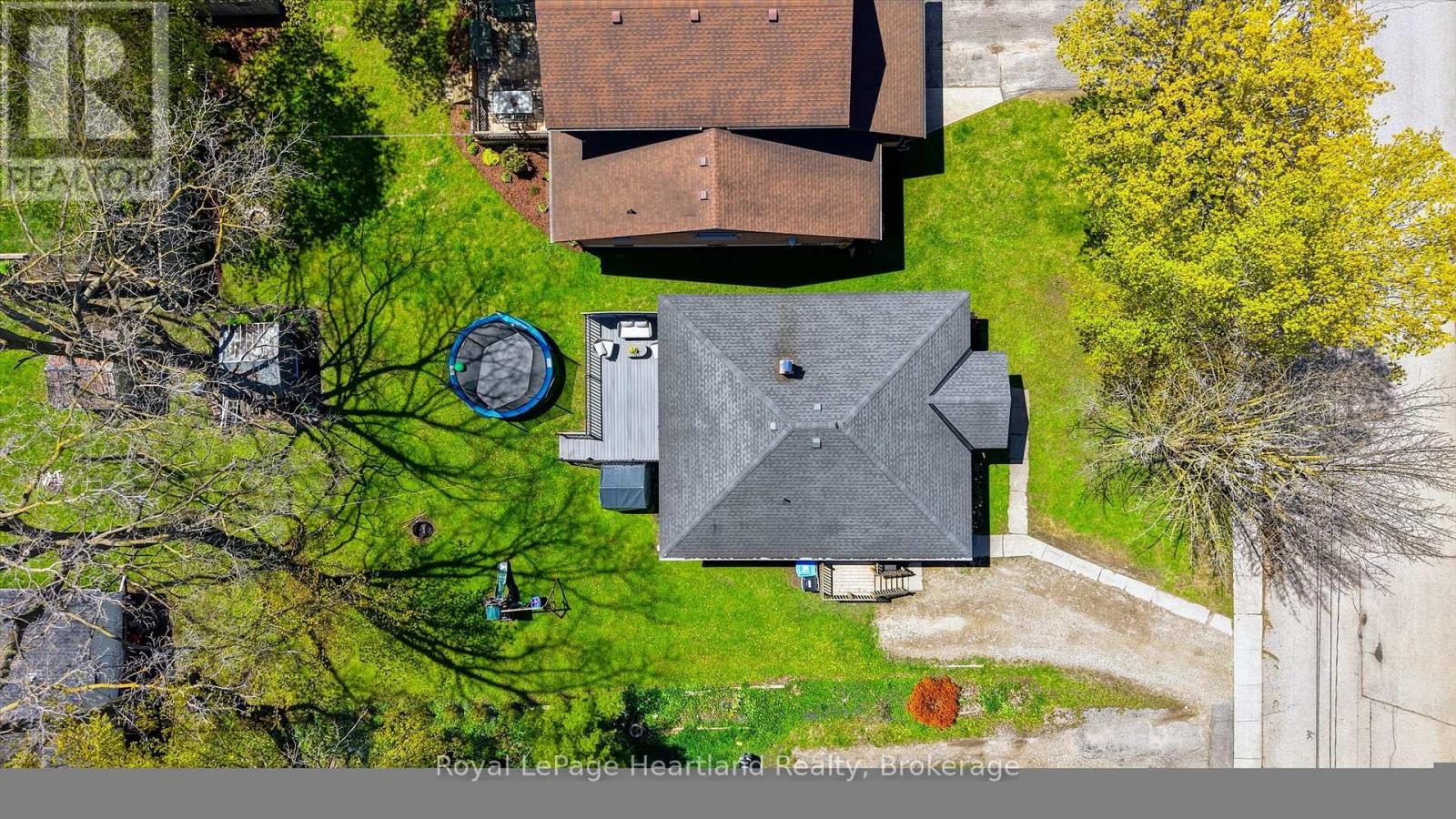 533 Ainley Street, Huron East, Ontario  N0G 1H0 - Photo 2 - X13141148