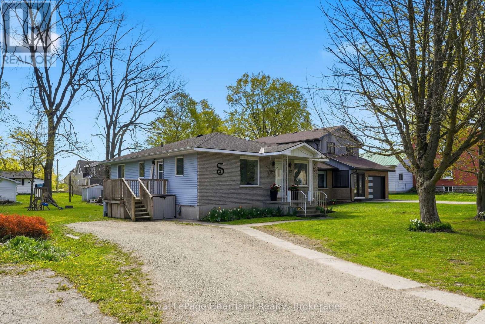 533 Ainley Street, Huron East, Ontario  N0G 1H0 - Photo 3 - X13141148