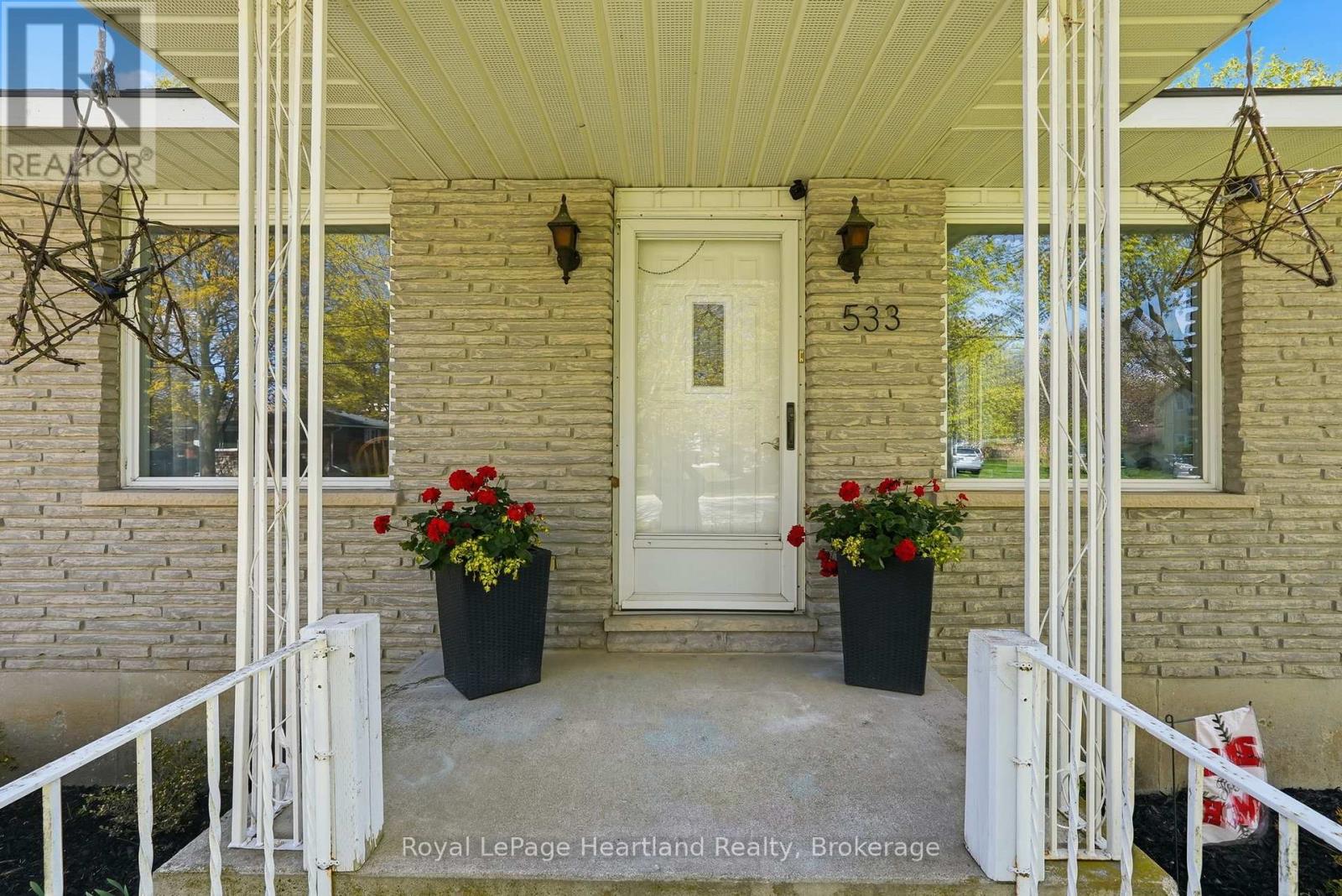 533 Ainley Street, Huron East, Ontario  N0G 1H0 - Photo 4 - X13141148