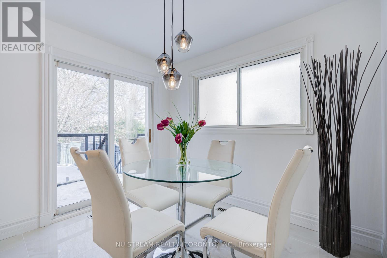 8 Hemingway Crescent, Markham, Ontario  L3R 2A4 - Photo 13 - N13141156
