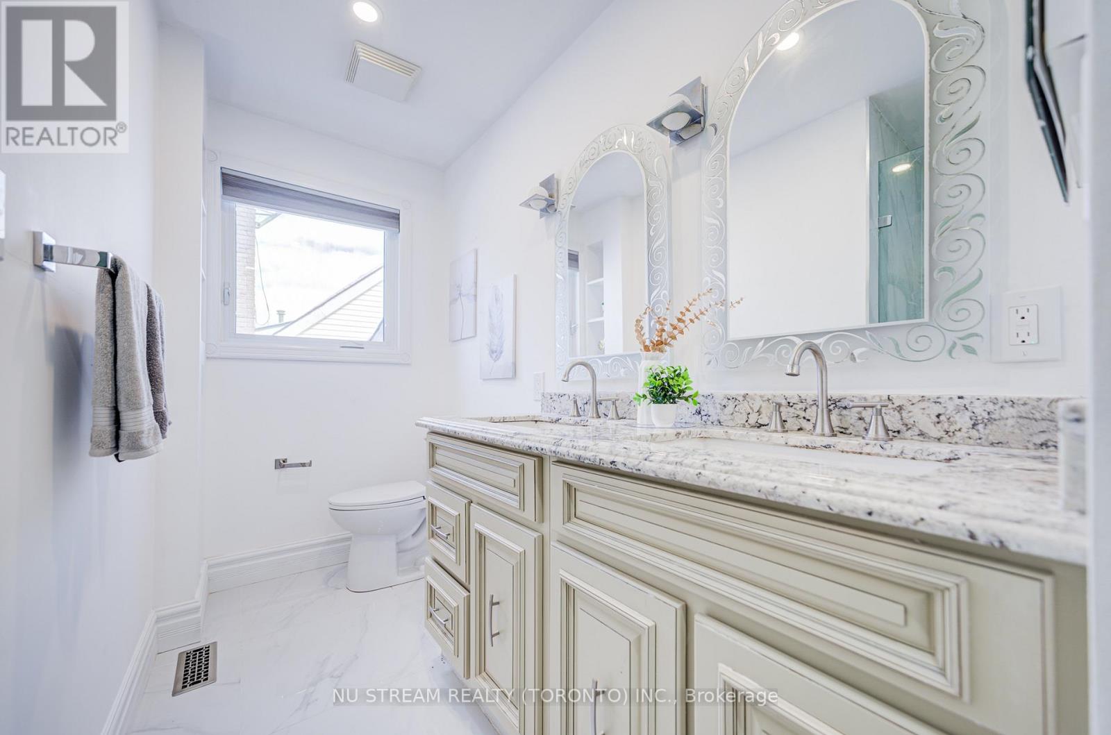 8 Hemingway Crescent, Markham, Ontario  L3R 2A4 - Photo 24 - N13141156