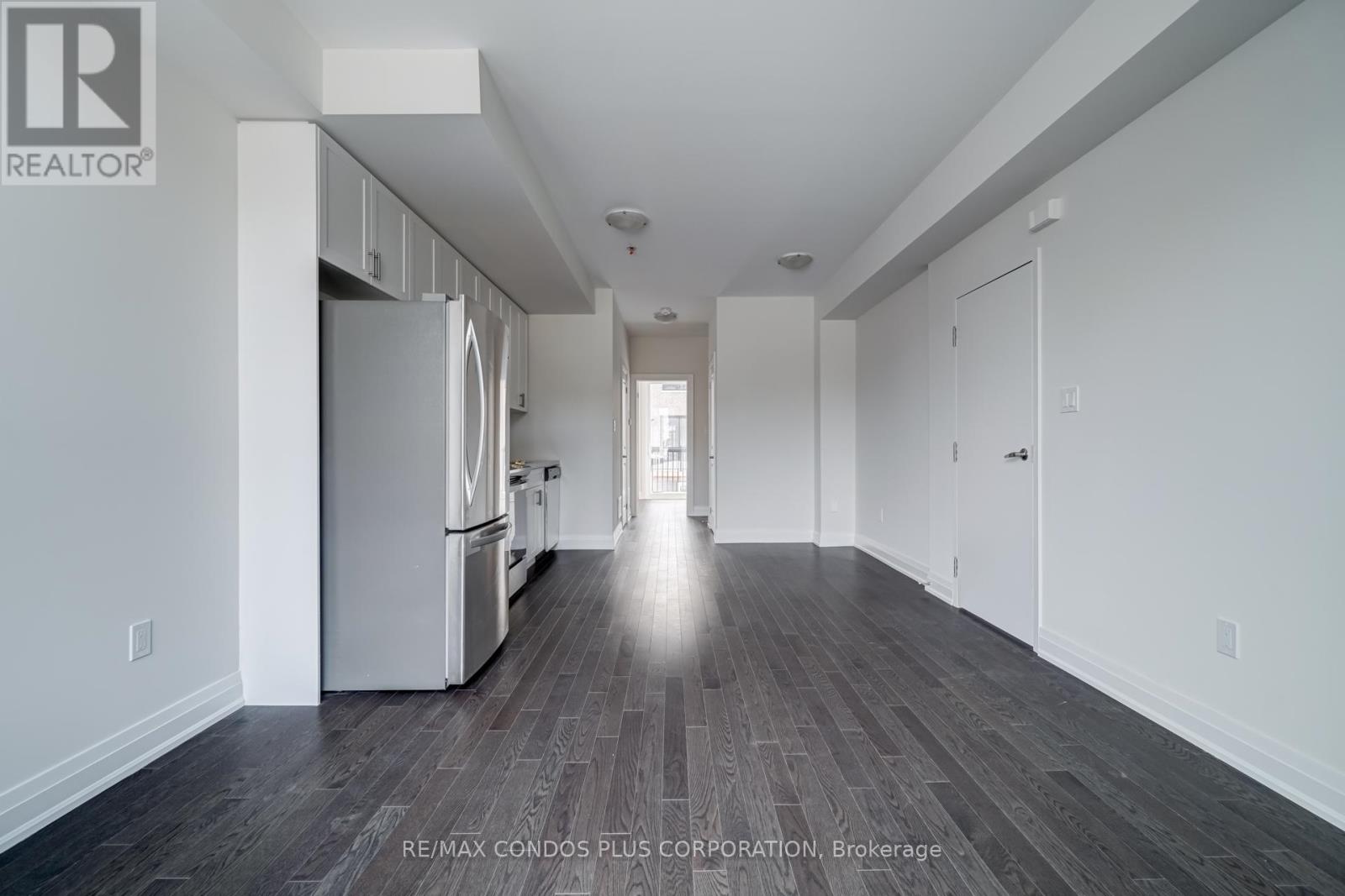 4 Wild Rose Gardens, Toronto, Ontario M6L 0A5 - Photo 2 - W13141146
