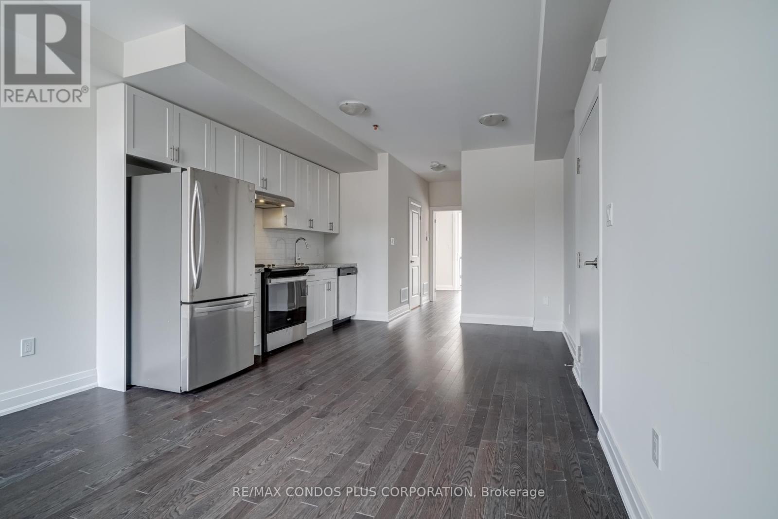 4 Wild Rose Gardens, Toronto, Ontario M6L 0A5 - Photo 3 - W13141146