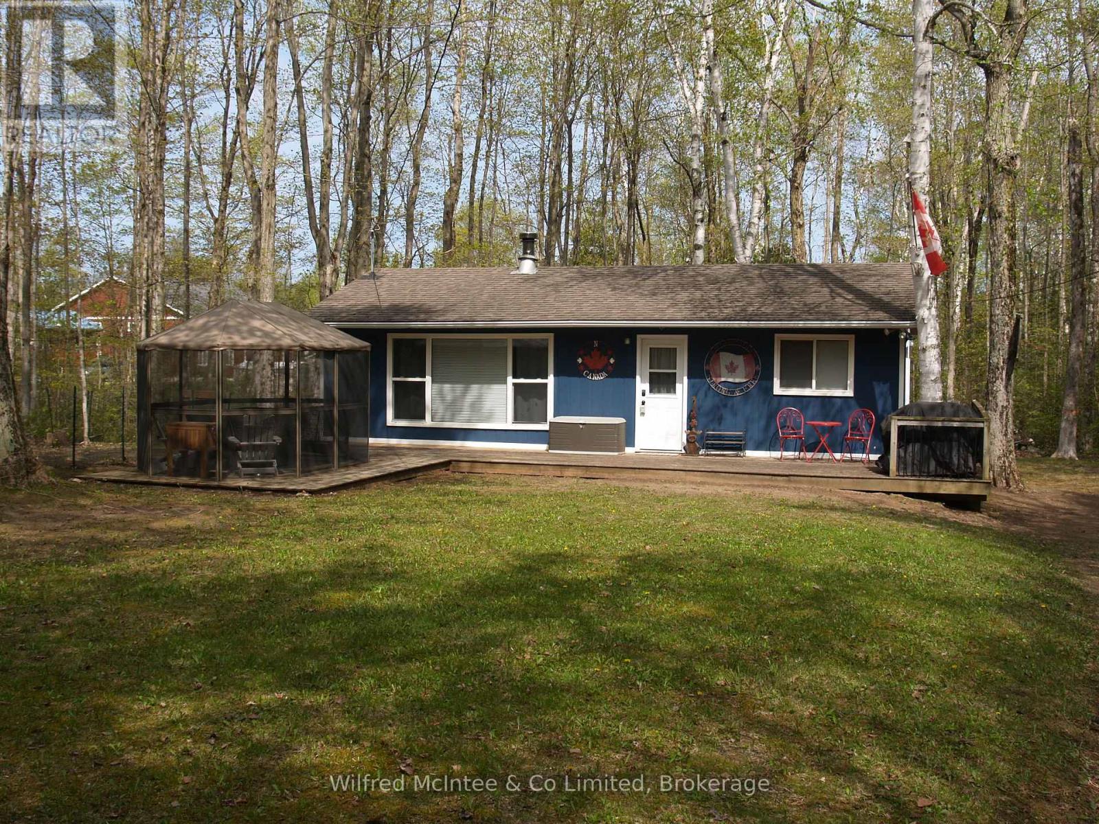 199 Thompson Avenue, Native Leased Lands, Ontario  N0H 2G0 - Photo 15 - X13141096
