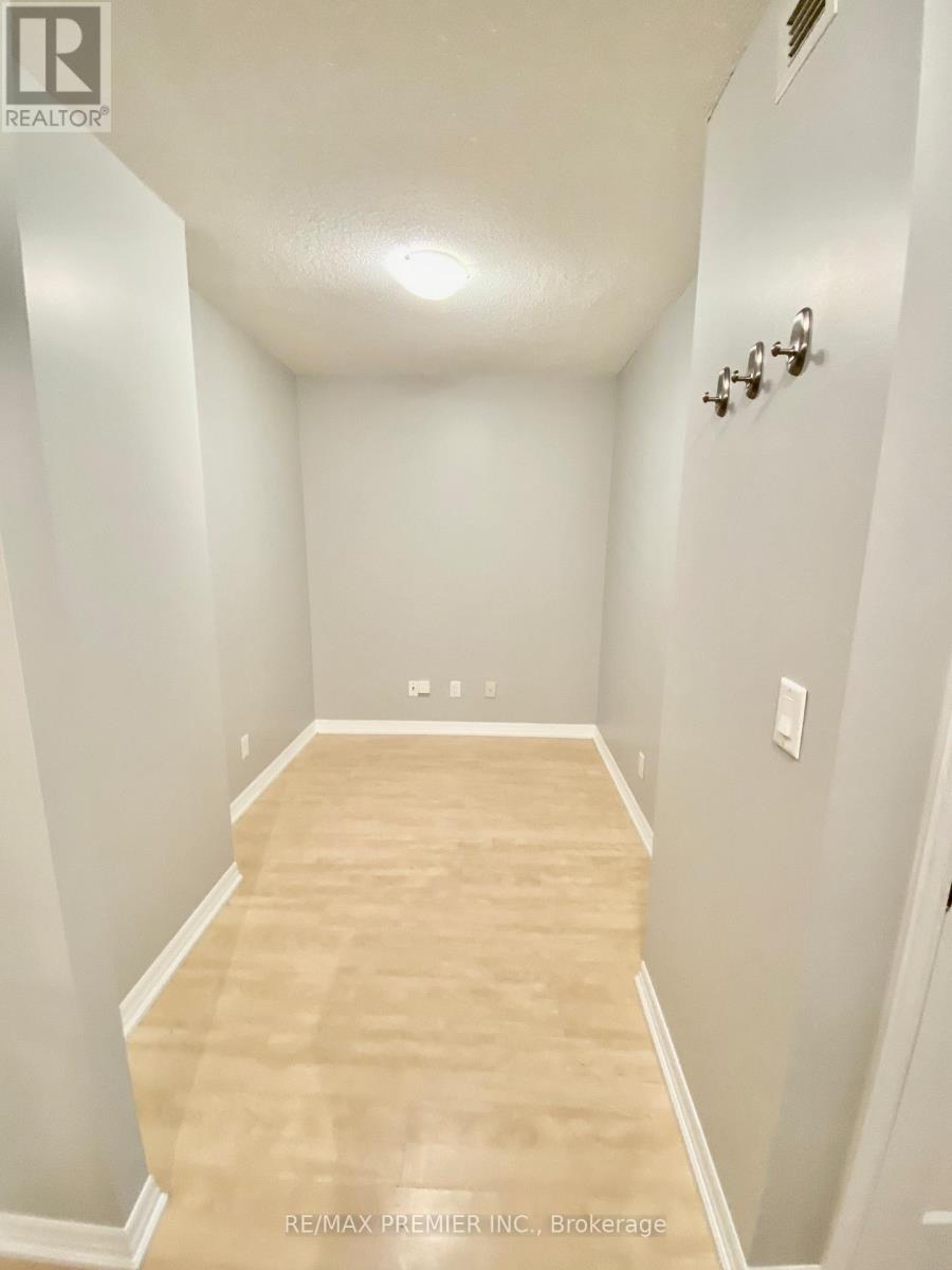 906 - 1403 Royal York Avenue, Toronto, Ontario  M9P 0A1 - Photo 8 - W13139856