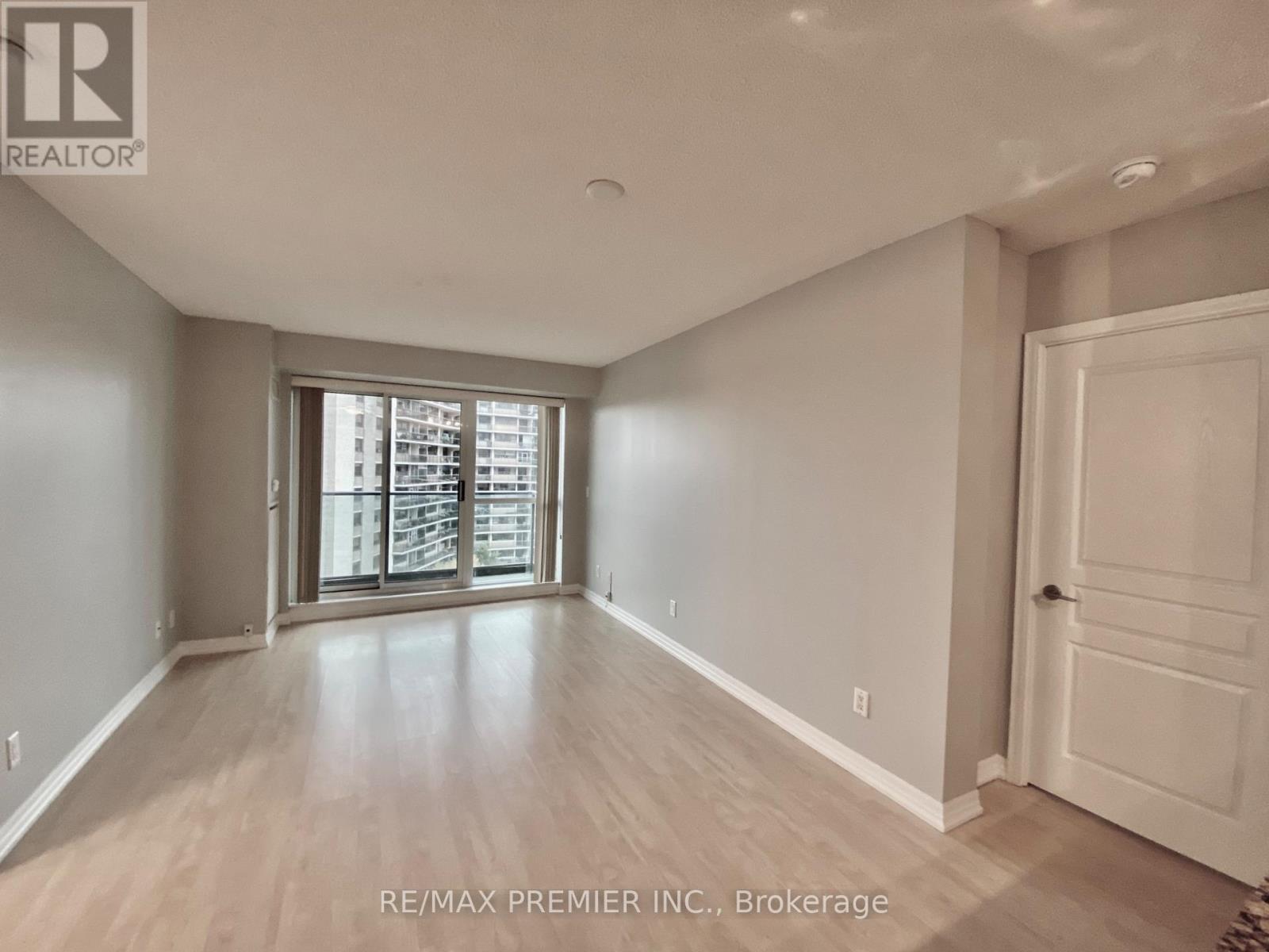 906 - 1403 Royal York Avenue, Toronto, Ontario  M9P 0A1 - Photo 4 - W13139856
