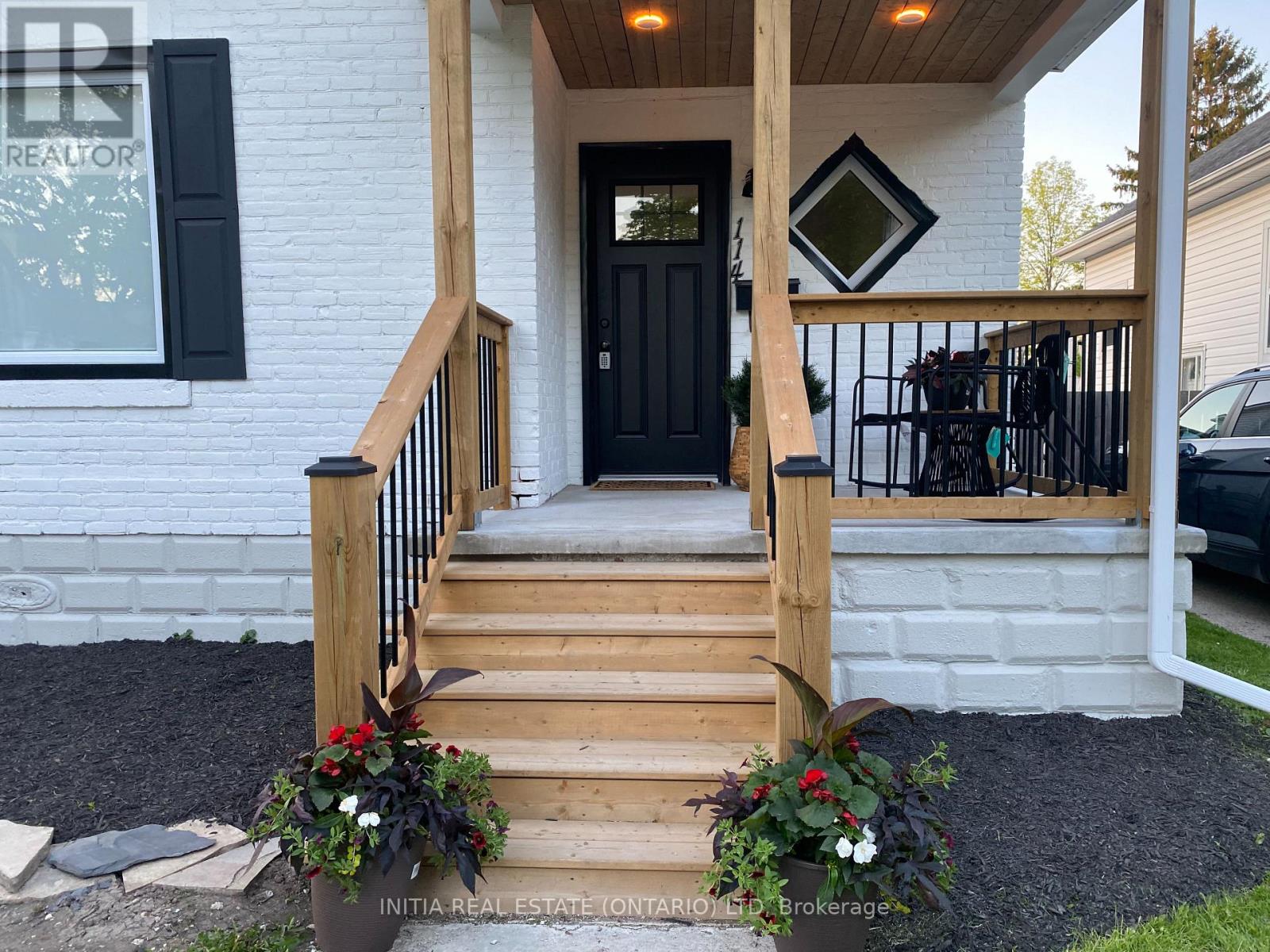 114 Ann Street, Sarnia, Ontario  N7T 2E7 - Photo 2 - X13141170