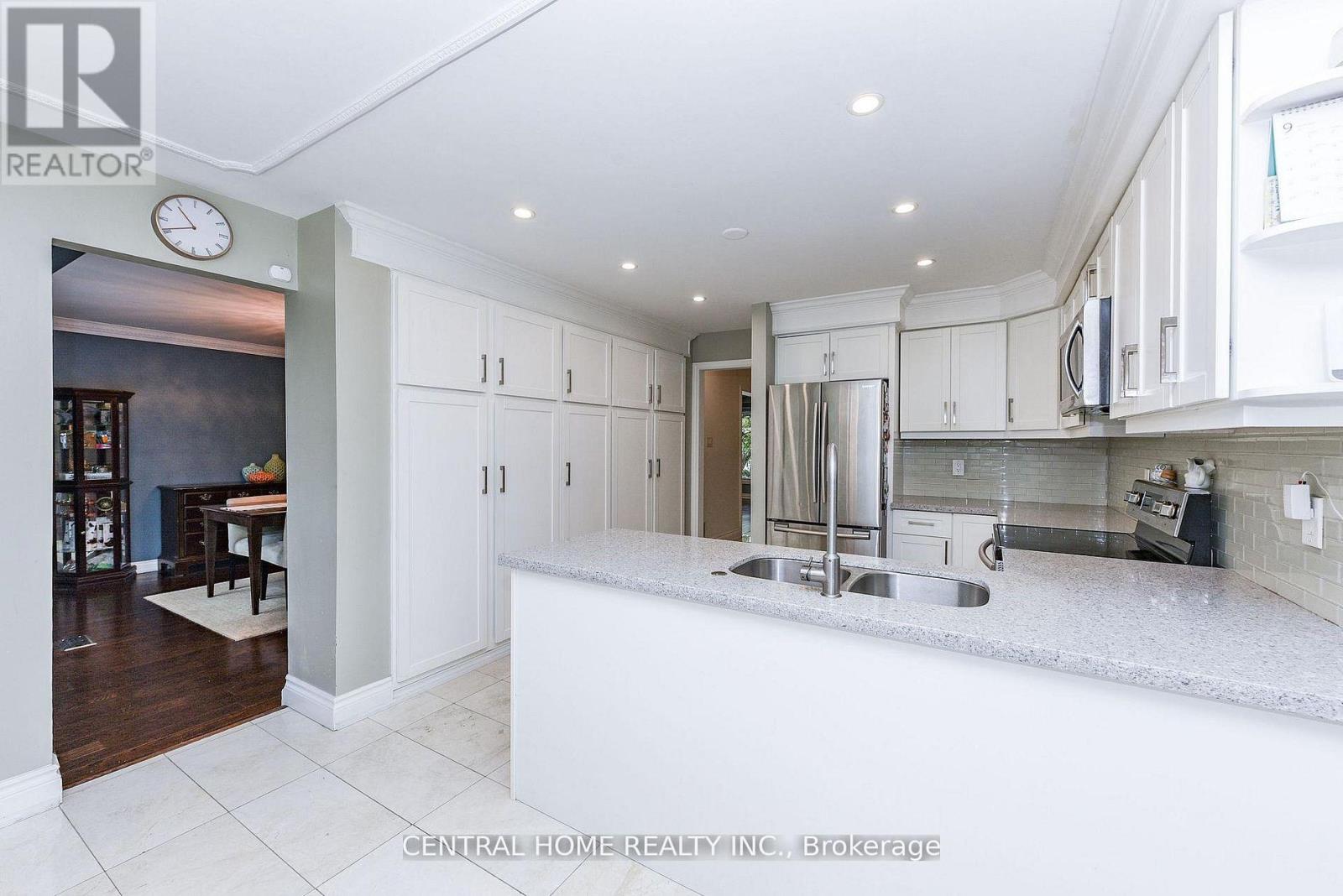 4 Robaldon Road, Toronto, Ontario  M9A 5A7 - Photo 14 - W13141174