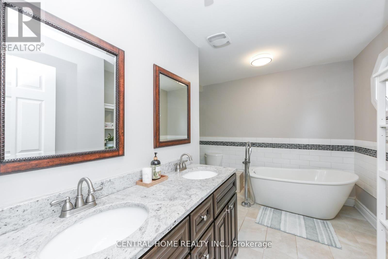4 Robaldon Road, Toronto, Ontario  M9A 5A7 - Photo 25 - W13141174