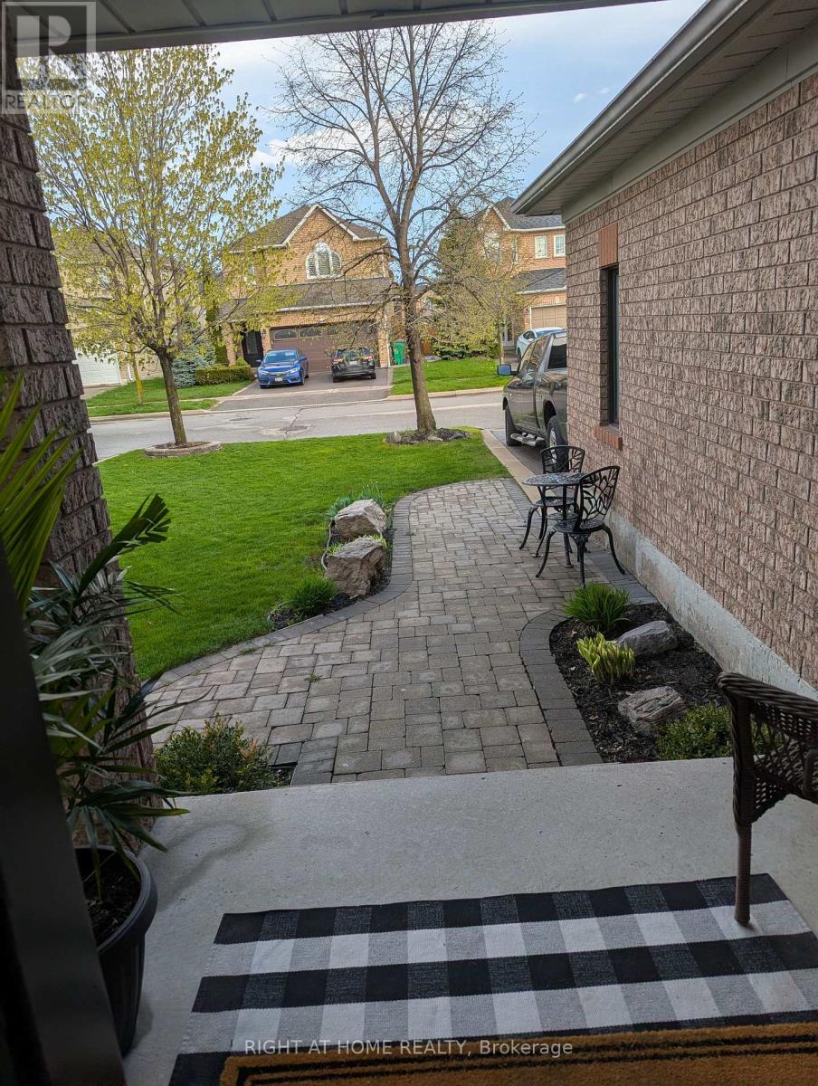 12 Frustac Trail, Caledon, Ontario  L7E 1Y5 - Photo 4 - W13140368