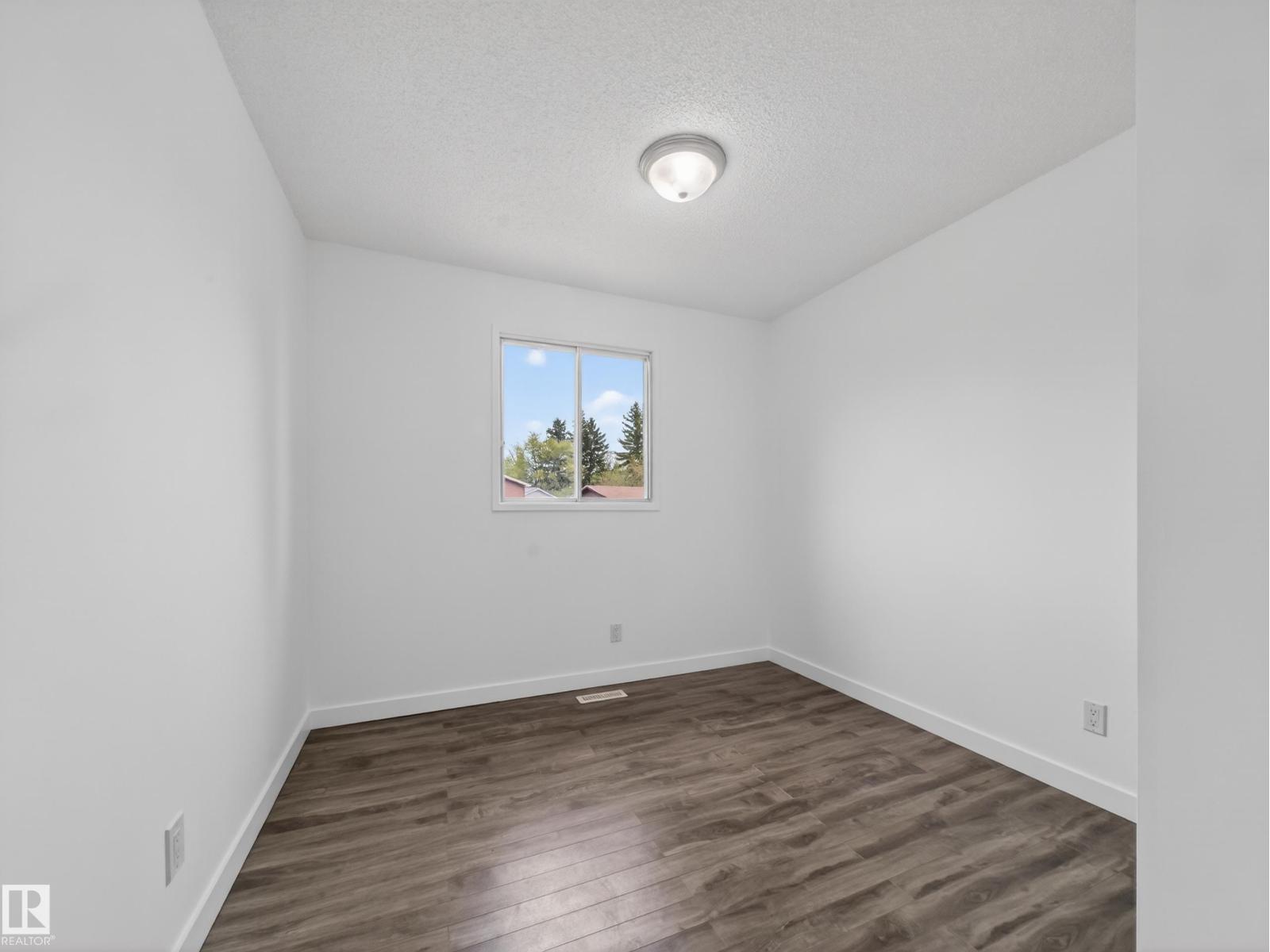 3520 49a Street Nw, Edmonton, Alberta  T6L 3V9 - Photo 11 - E4488486