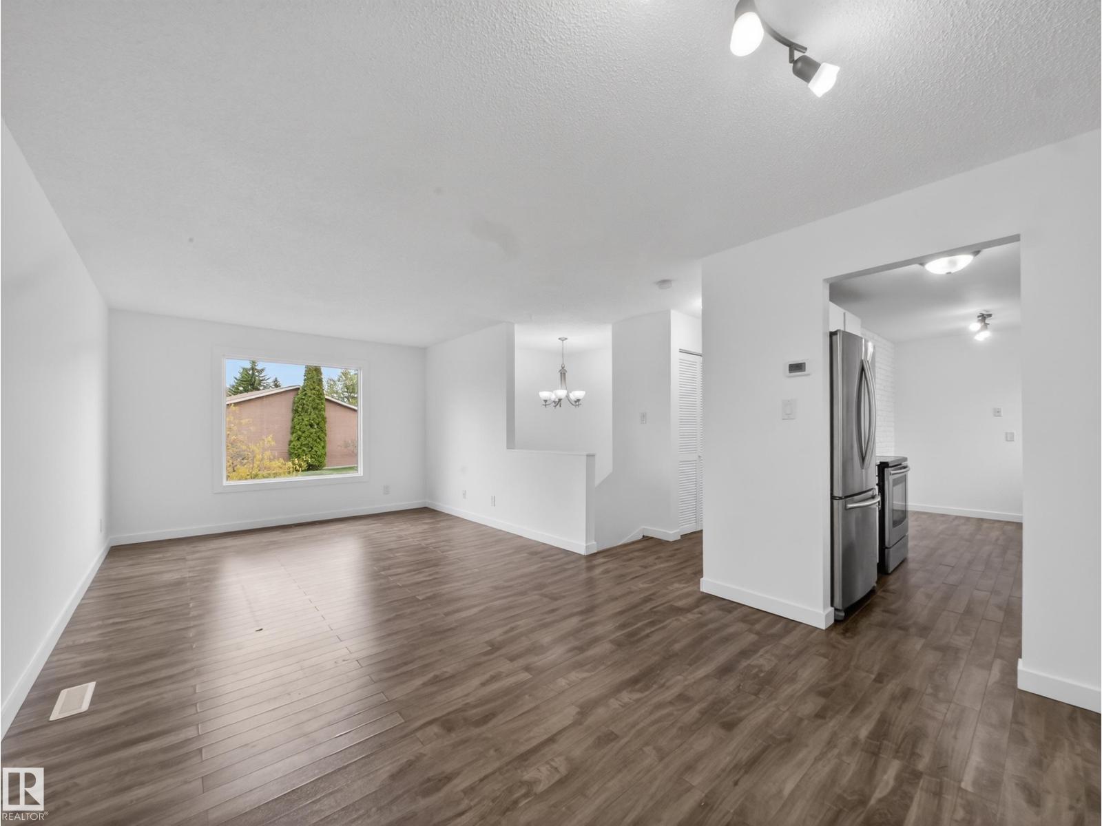 3520 49a Street Nw, Edmonton, Alberta  T6L 3V9 - Photo 5 - E4488486