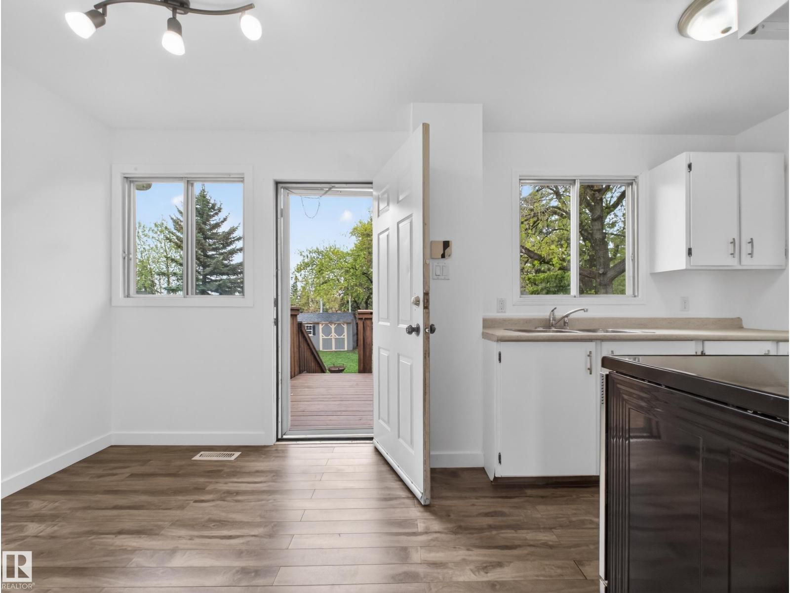 3520 49a Street Nw, Edmonton, Alberta  T6L 3V9 - Photo 8 - E4488486