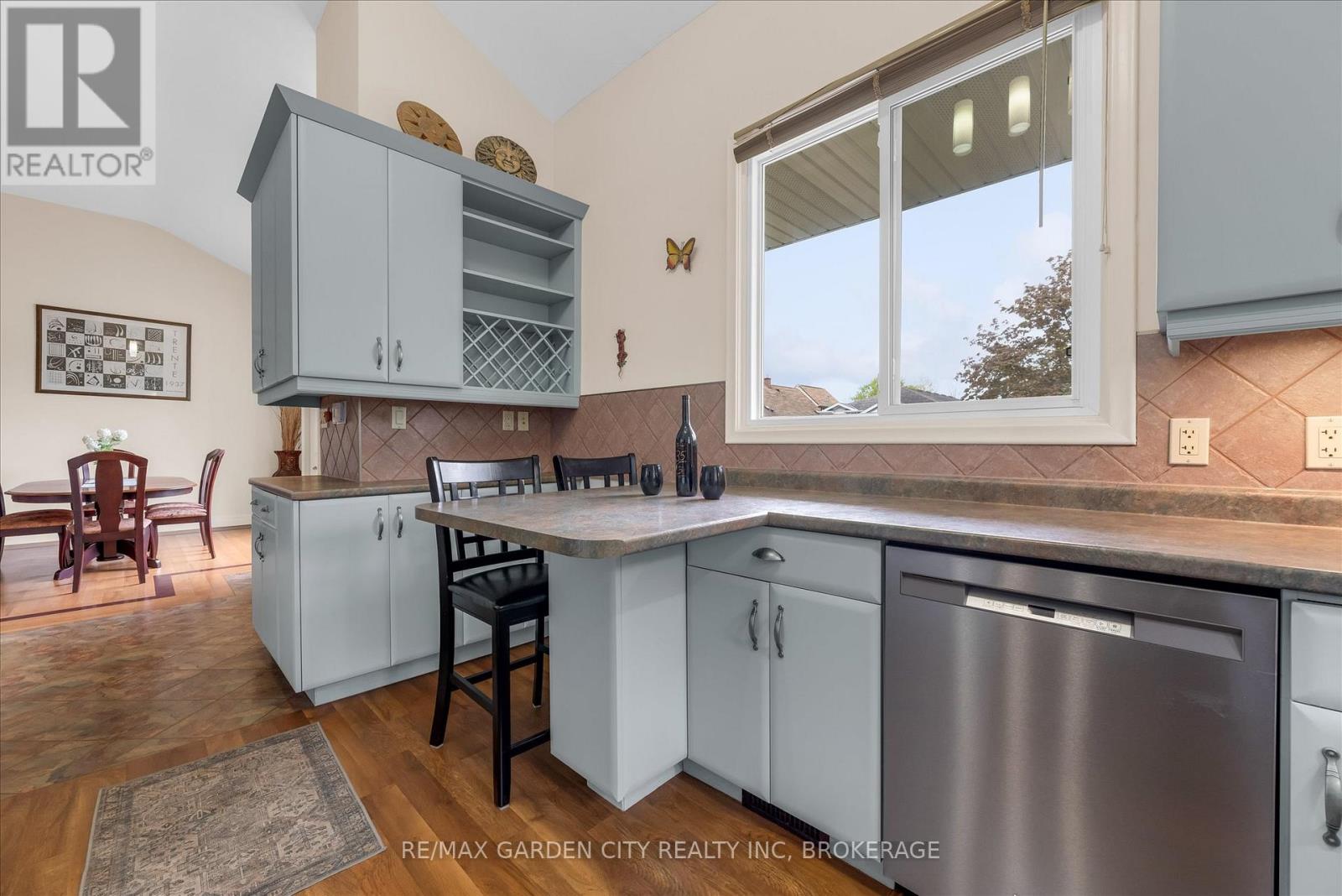 44 Alexandra Boulevard, St. Catharines, Ontario  L2P 1J9 - Photo 6 - X13133612