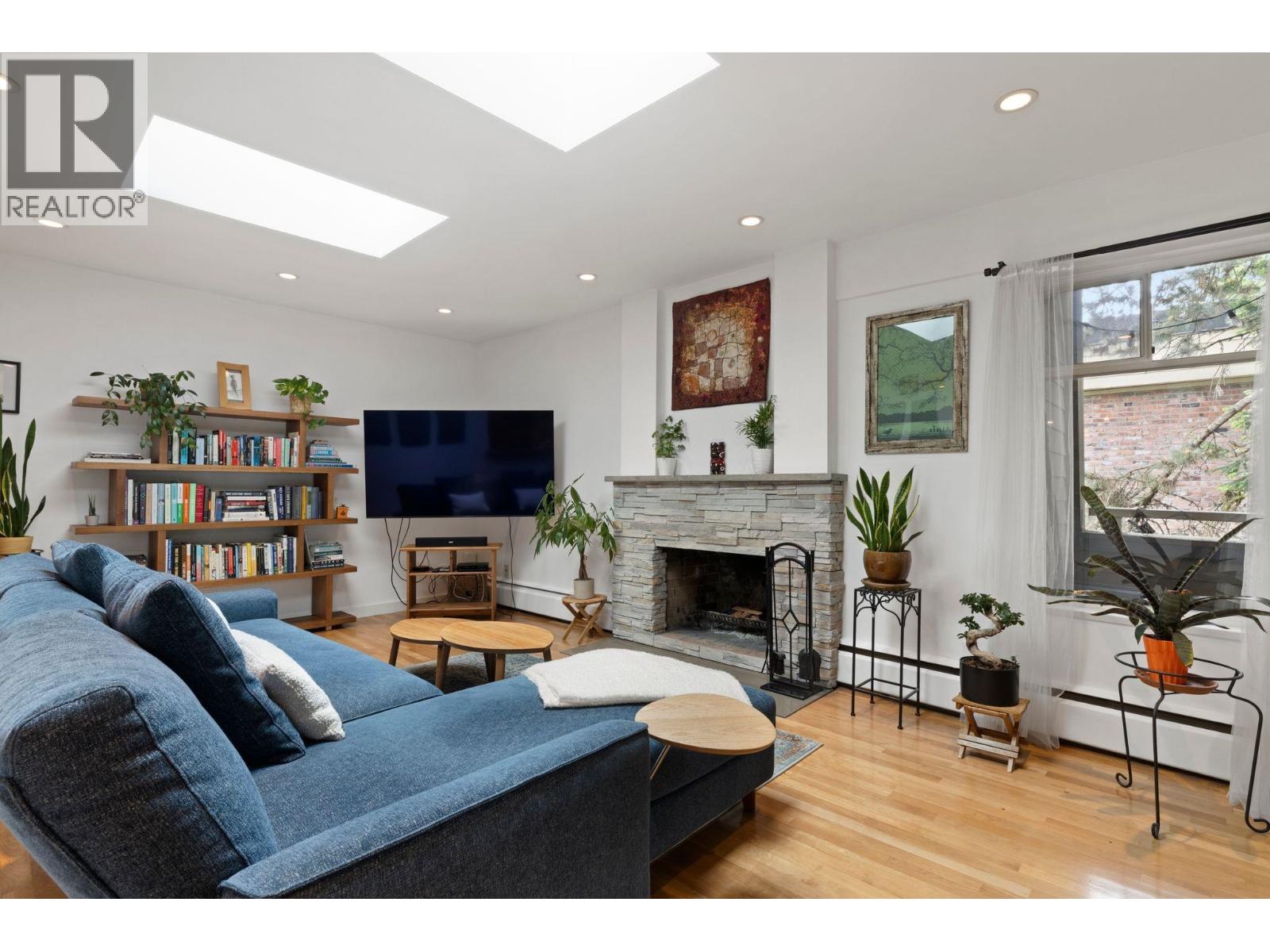 304 1777 W 13th Avenue, Vancouver, British Columbia  V6J 2H2 - Photo 2 - R3124653