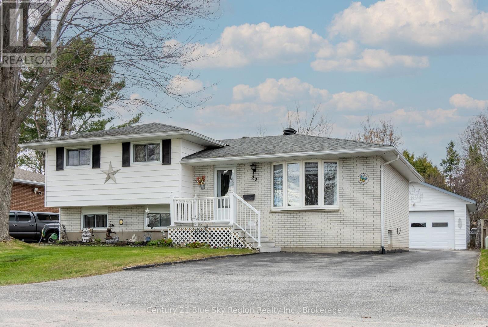 22 NIGHTINGALE DRIVE, North Bay, Ontario