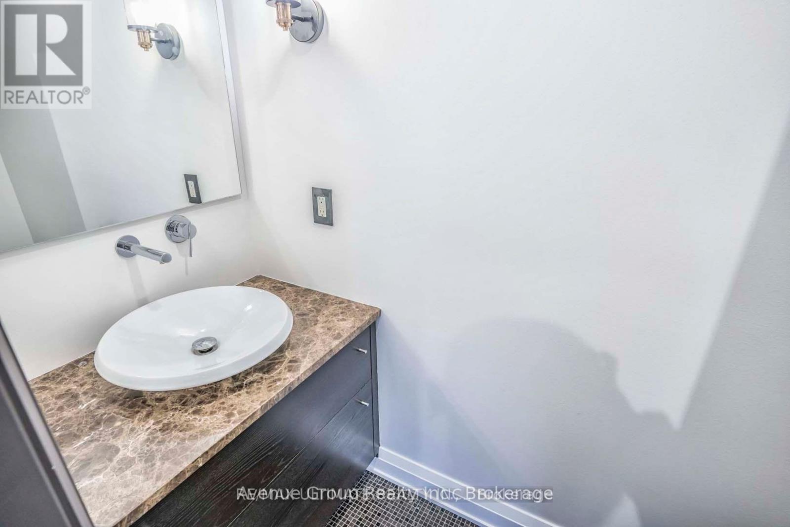 Main - 38 Hopperton Drive, Toronto, Ontario  M2L 2S6 - Photo 16 - C13141226