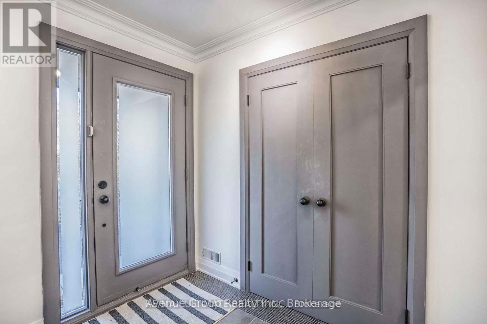 Main - 38 Hopperton Drive, Toronto, Ontario  M2L 2S6 - Photo 2 - C13141226