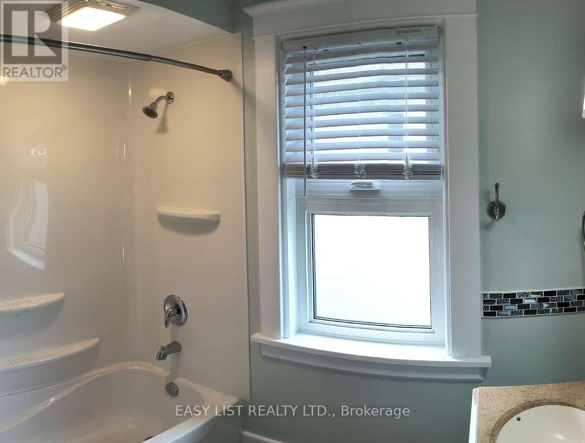 114 College Avenue N, Sarnia, Ontario N7T 6A9 - Photo 16 - X13114212