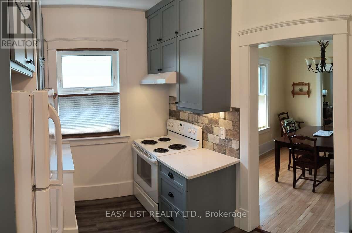 114 College Avenue N, Sarnia, Ontario N7T 6A9 - Photo 8 - X13114212