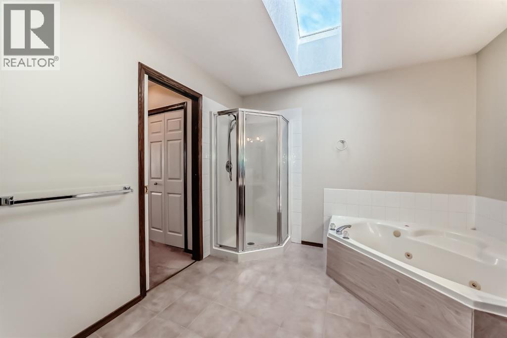 3708 Douglas Ridge Way SE, Calgary, Alberta  T2Z 3B6 - Photo 21 - A2277381