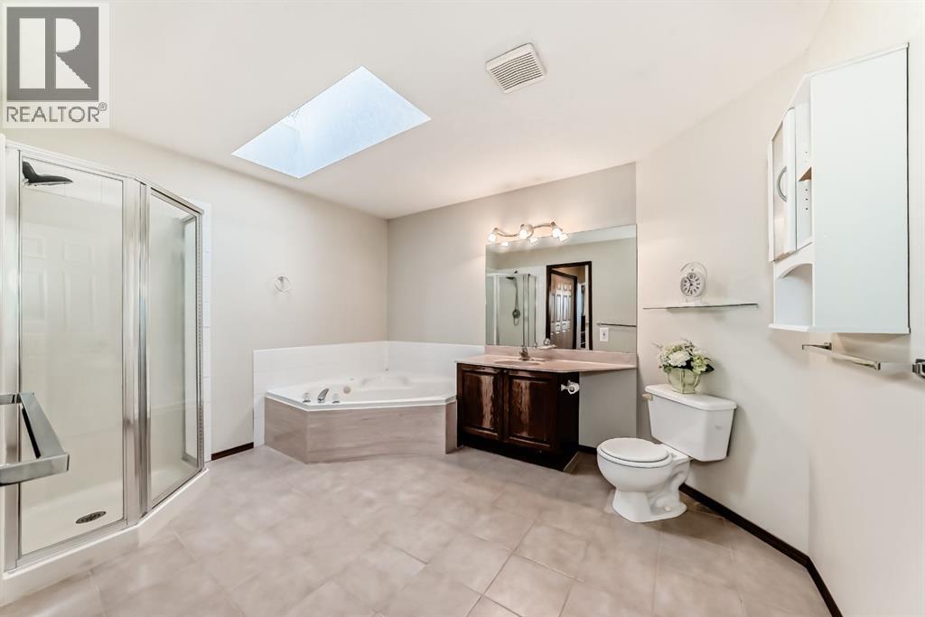 3708 Douglas Ridge Way SE, Calgary, Alberta  T2Z 3B6 - Photo 20 - A2277381