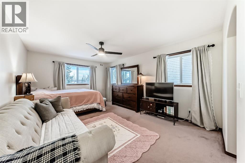 3708 Douglas Ridge Way SE, Calgary, Alberta  T2Z 3B6 - Photo 18 - A2277381