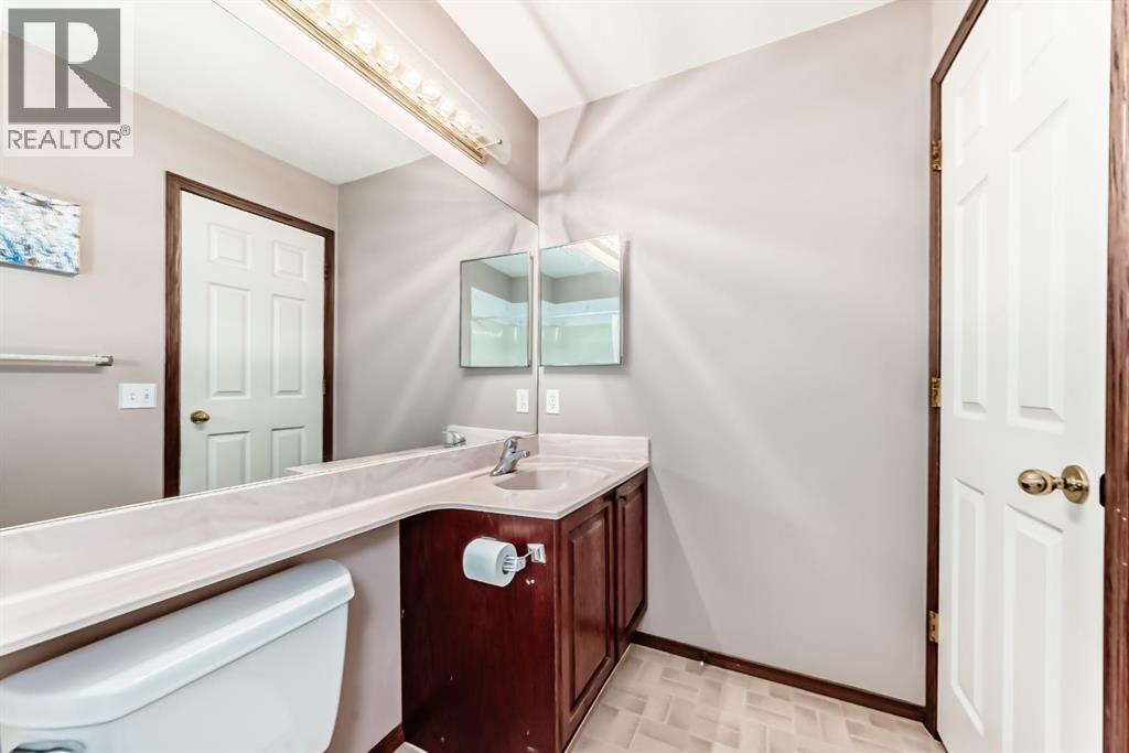 3708 Douglas Ridge Way SE, Calgary, Alberta  T2Z 3B6 - Photo 31 - A2277381