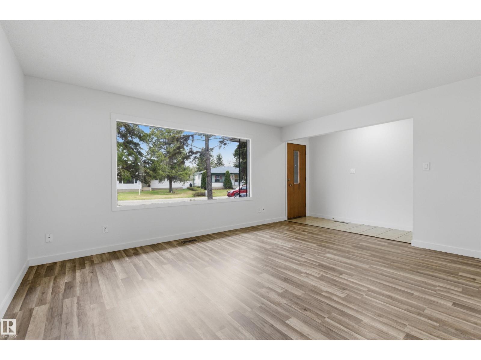 7604 142 Av Nw, Edmonton, Alberta  T5C 2P4 - Photo 4 - E4488490