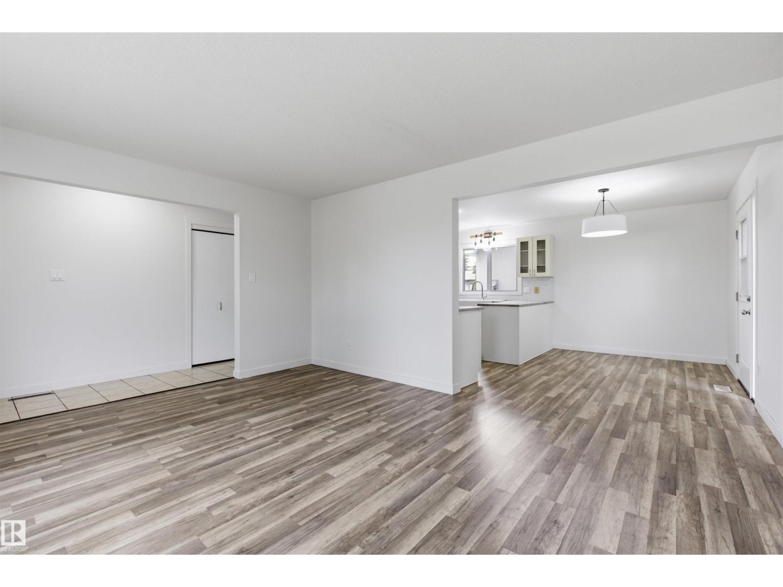 7604 142 Av Nw, Edmonton, Alberta  T5C 2P4 - Photo 5 - E4488490