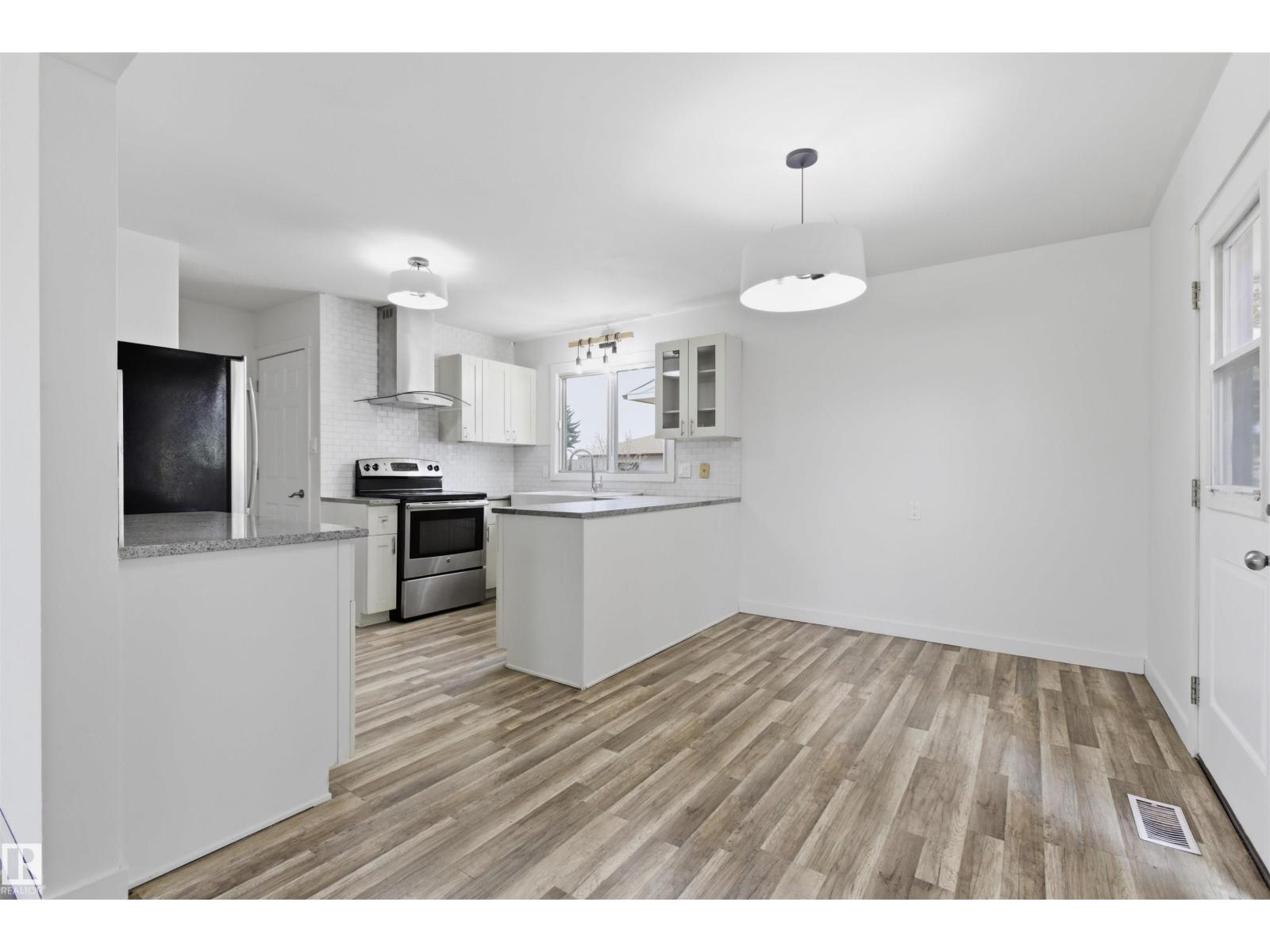7604 142 Av Nw, Edmonton, Alberta  T5C 2P4 - Photo 7 - E4488490